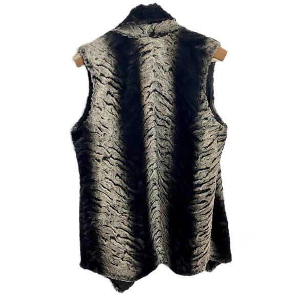 Mushka by Sienna Rose Black and Taupe Ombré Stripe Faux Fur Vest Size Large - Picture 2 of 9
